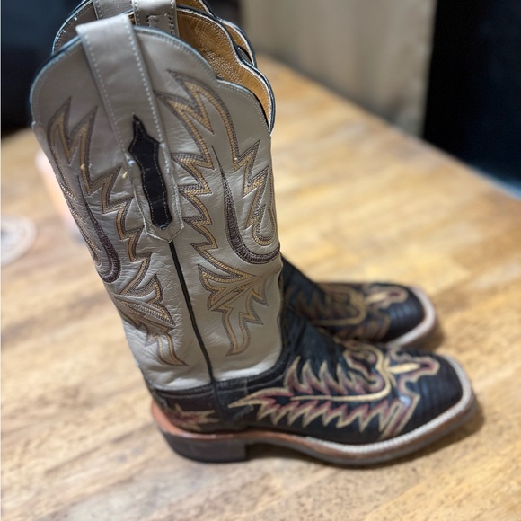 Lucchese Black and Tan Western Boots - Picture 2 of 7